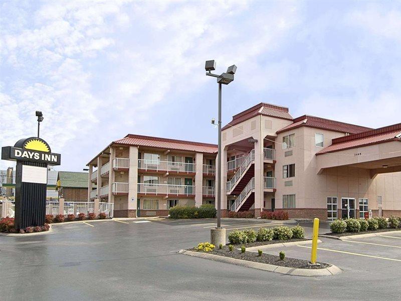Super 8 By Wyndham Nashville Near Downtown / I-40 Dış mekan fotoğraf