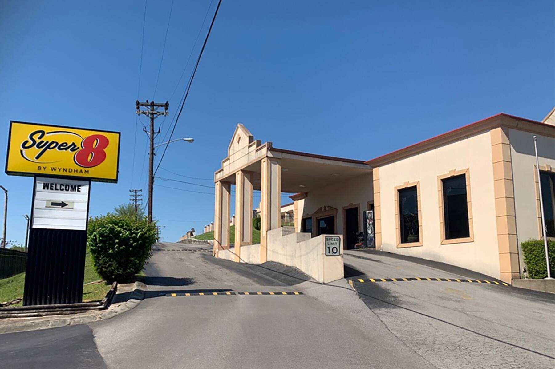Super 8 By Wyndham Nashville Near Downtown / I-40 Dış mekan fotoğraf